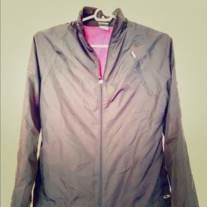 Runners’ Slick Cool Down Jacket